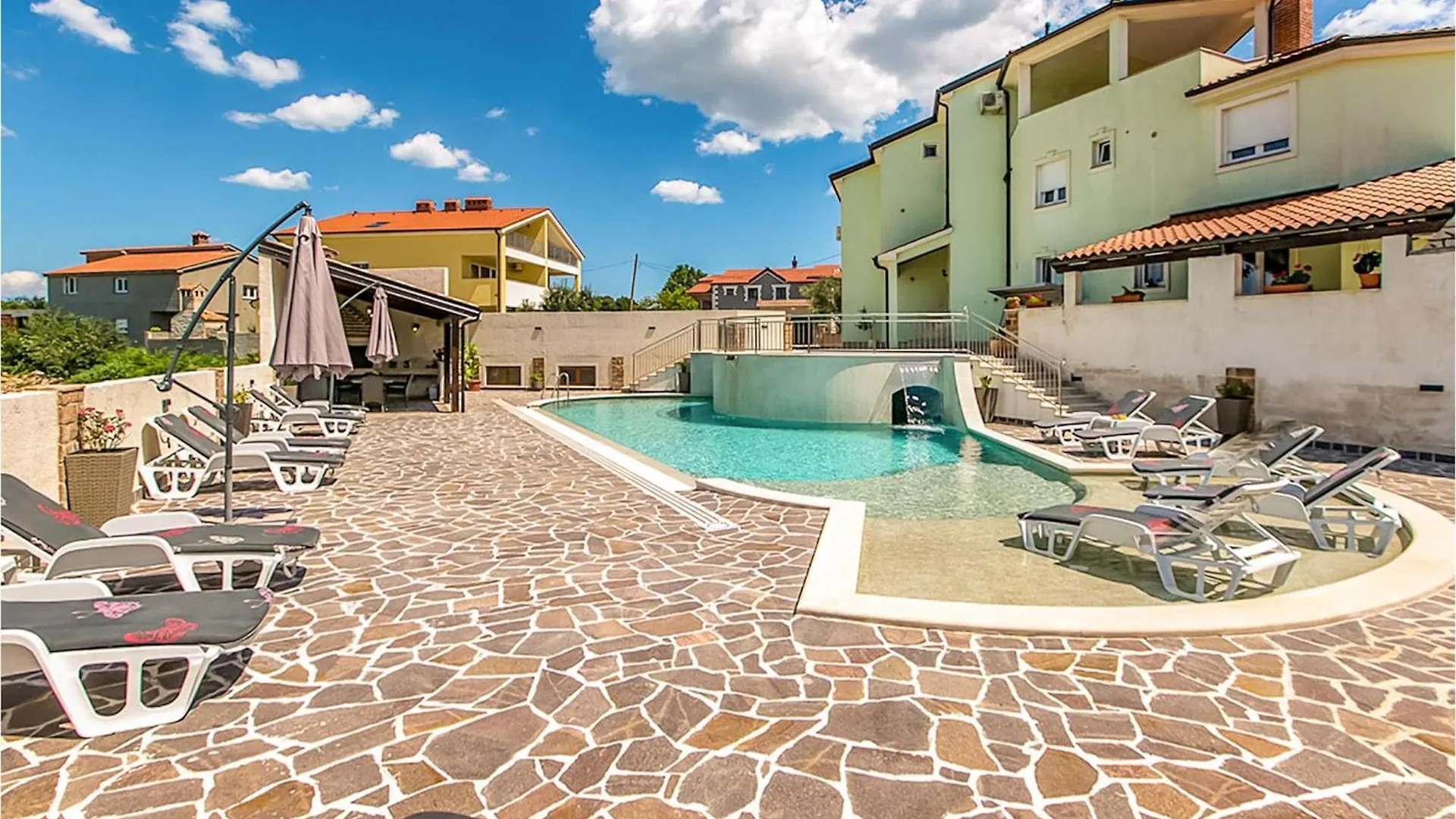 Nice Apartment In Pula With Outdoor Swimming Pool