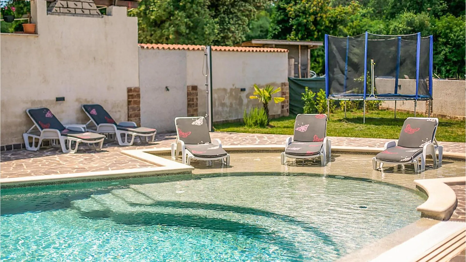 Nice Apartment In Pula With Outdoor Swimming Pool 0*,  Croatia
