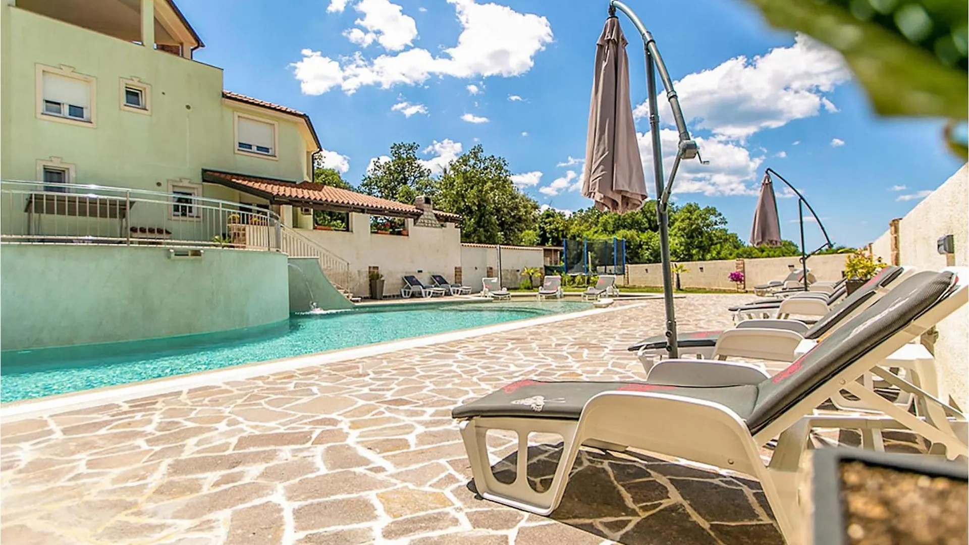 Nice Apartment In Pula With Outdoor Swimming Pool